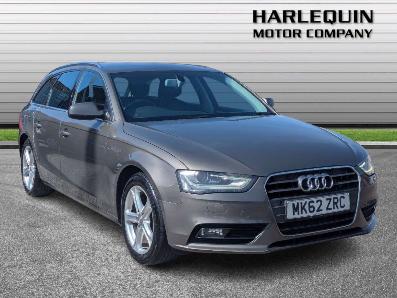 A 2012 AUDI A4 AVANT 2.0 TDI SE Technik Estate 5dr Diesel Manual Euro 5 (s/s) (143 ps) FULL SERV A 2012 AUDI A4 AVANT 2.0 TDI SE Technik Estate 5dr Diesel Manual Euro 5 (s/s) (143 ps) FULL SERV