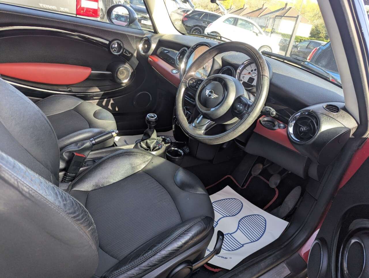 A 2012 MINI HATCH 1.6 Cooper Hatchback 3dr Petrol Manual Euro 5 (s/s) (122 ps) SERVICE HISTOR A 2012 MINI HATCH 1.6 Cooper Hatchback 3dr Petrol Manual Euro 5 (s/s) (122 ps) SERVICE HISTOR