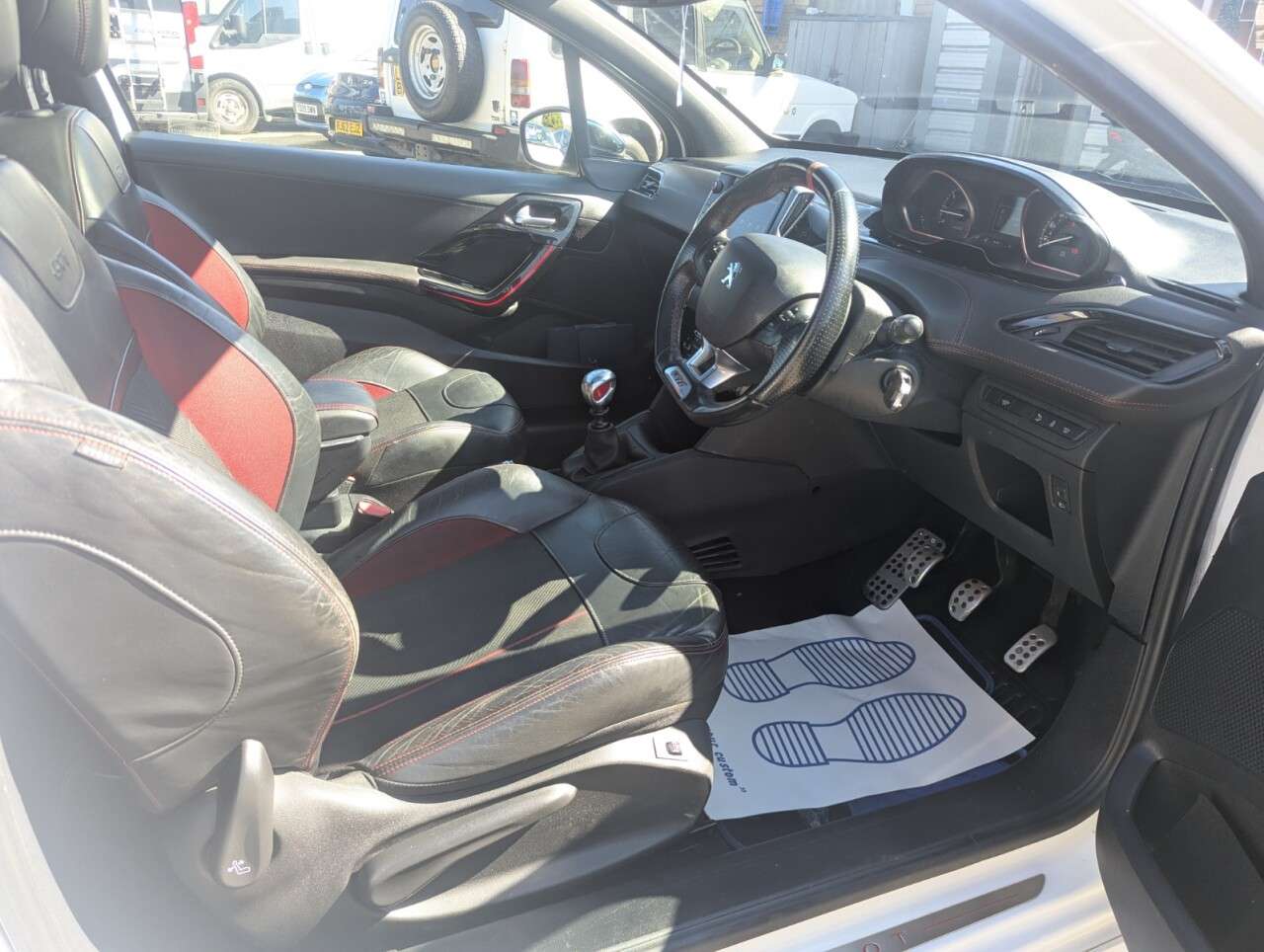 A 2017 PEUGEOT 208 THP GTI PRESTIGE A 2017 PEUGEOT 208 THP GTI PRESTIGE
