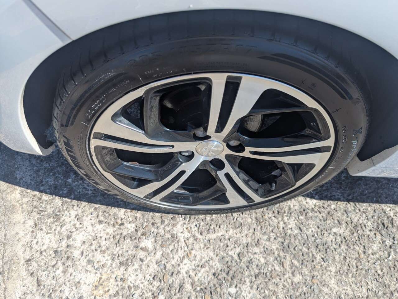 2017 PEUGEOT 208 2017 PEUGEOT 208