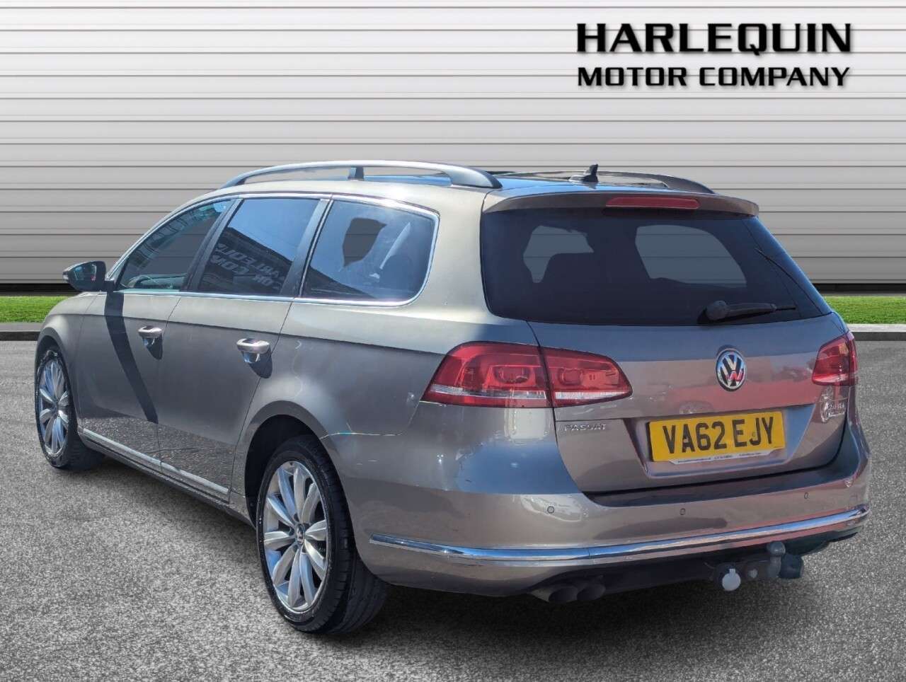 A 2013 VOLKSWAGEN PASSAT 2.0 TDI BlueMotion Tech Highline Estate 5dr Diesel Manual Euro 5 (s/s) (140 A 2013 VOLKSWAGEN PASSAT 2.0 TDI BlueMotion Tech Highline Estate 5dr Diesel Manual Euro 5 (s/s) (140