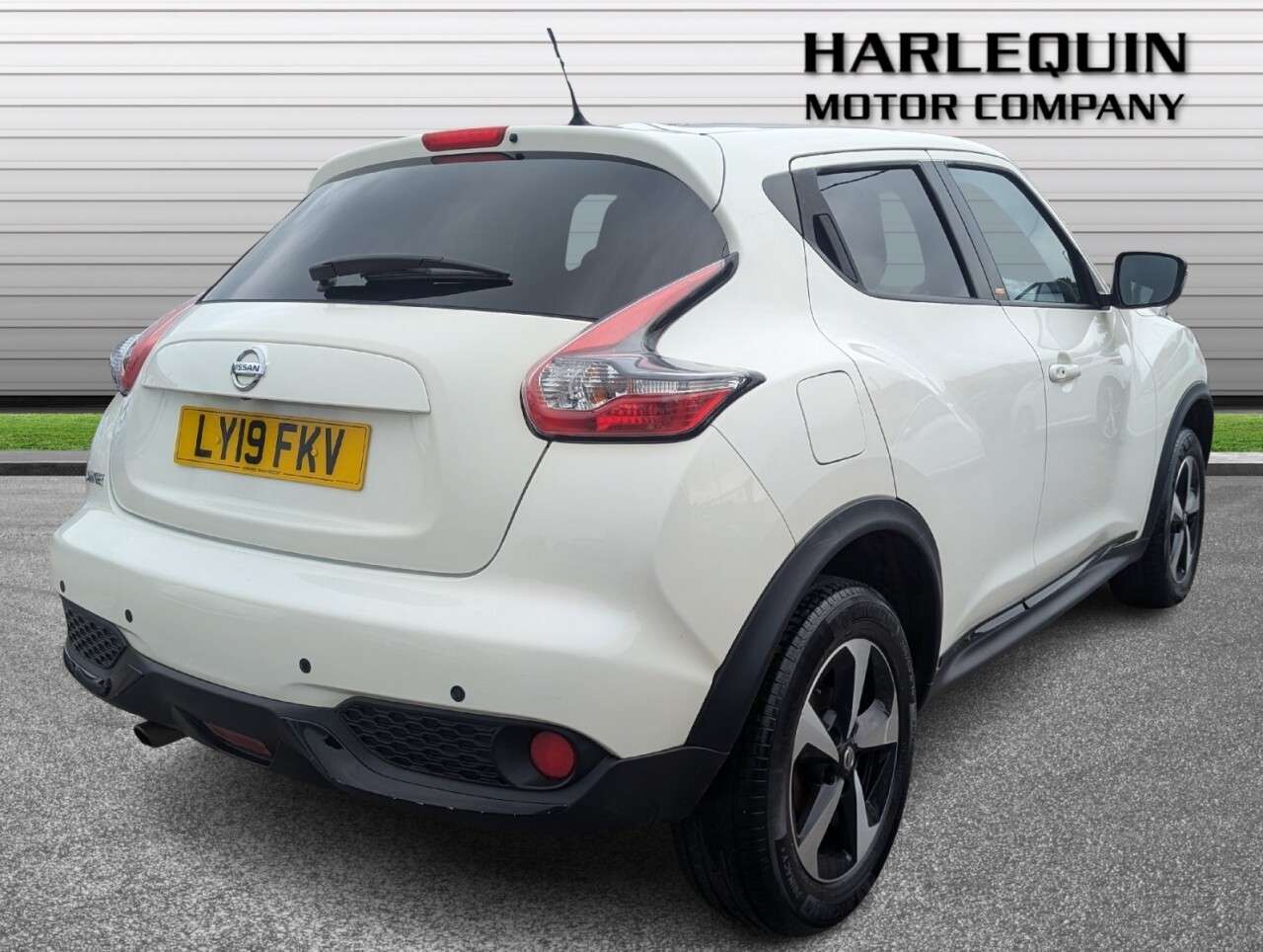 A 2019 NISSAN JUKE 1.6 Bose Personal Edition SUV 5dr Petrol XTRON Euro 6 (112 ps) FULL NISSAN A 2019 NISSAN JUKE 1.6 Bose Personal Edition SUV 5dr Petrol XTRON Euro 6 (112 ps) FULL NISSAN