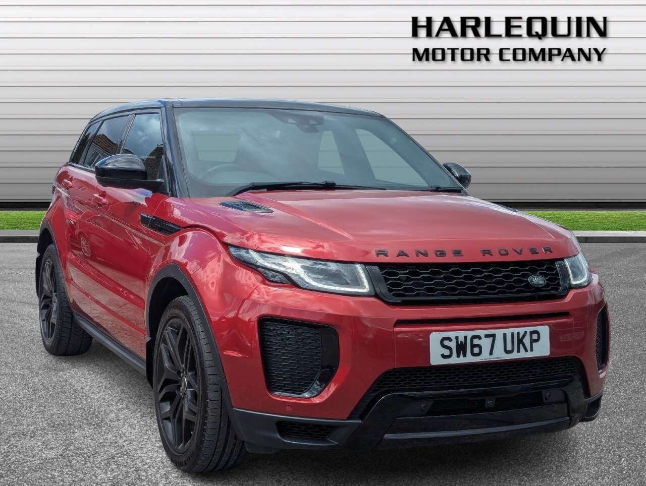 A 2017 LAND ROVER RANGE ROVER EVOQUE SI4 HSE DYNAMIC A 2017 LAND ROVER RANGE ROVER EVOQUE SI4 HSE DYNAMIC