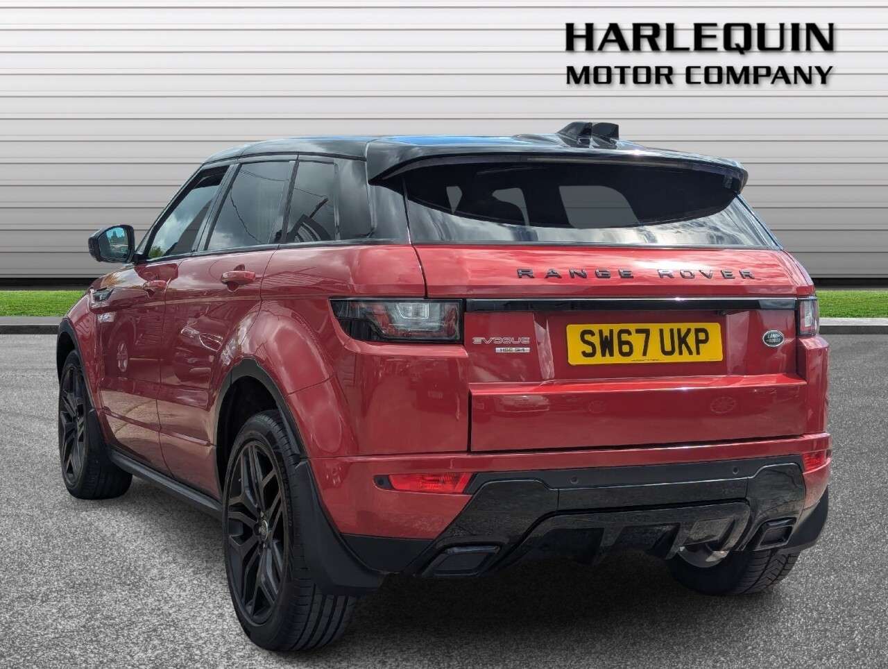 A 2017 LAND ROVER RANGE ROVER EVOQUE SI4 HSE DYNAMIC A 2017 LAND ROVER RANGE ROVER EVOQUE SI4 HSE DYNAMIC