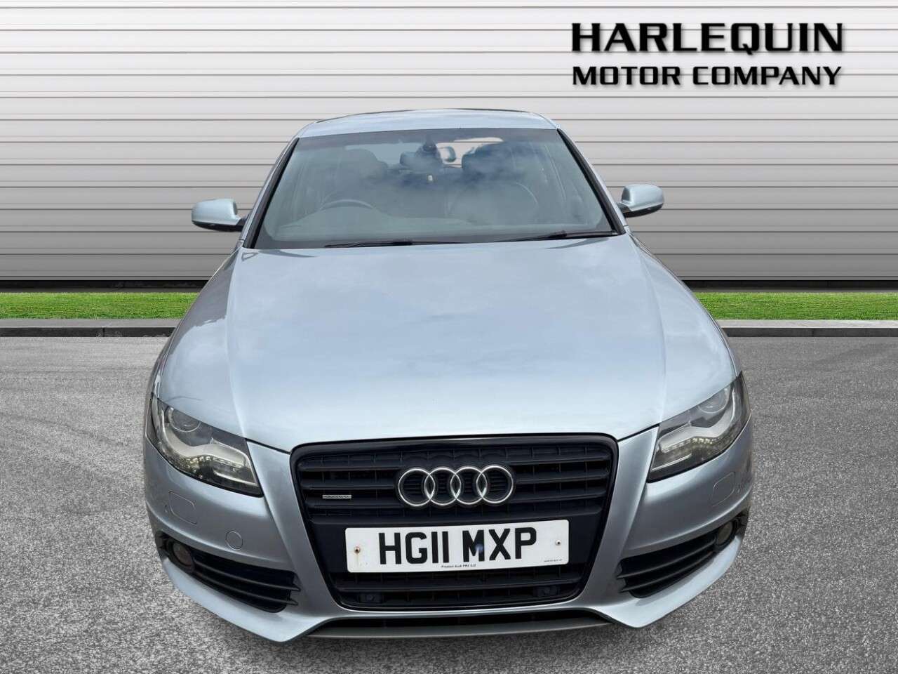 A 2011 AUDI A4 2.0 TDI Black Edition Saloon 4dr Diesel Manual quattro Euro 5 (s/s) (170 ps A 2011 AUDI A4 2.0 TDI Black Edition Saloon 4dr Diesel Manual quattro Euro 5 (s/s) (170 ps