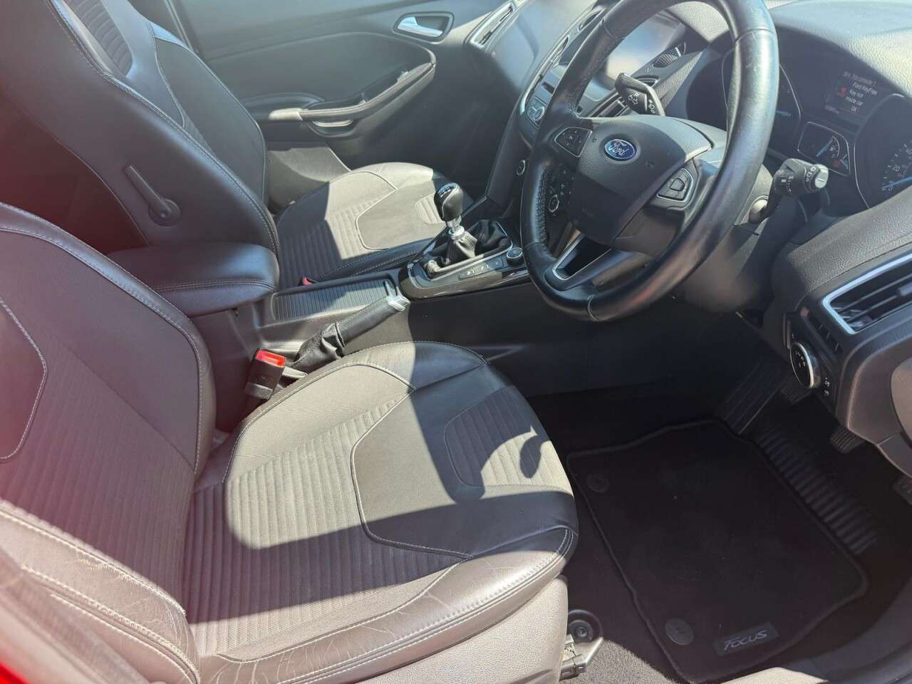 A 2015 FORD FOCUS 1.5 TDCi Titanium X Hatchback 5dr Diesel Manual Euro 6 (s/s) (120 ps) FULL A 2015 FORD FOCUS 1.5 TDCi Titanium X Hatchback 5dr Diesel Manual Euro 6 (s/s) (120 ps) FULL