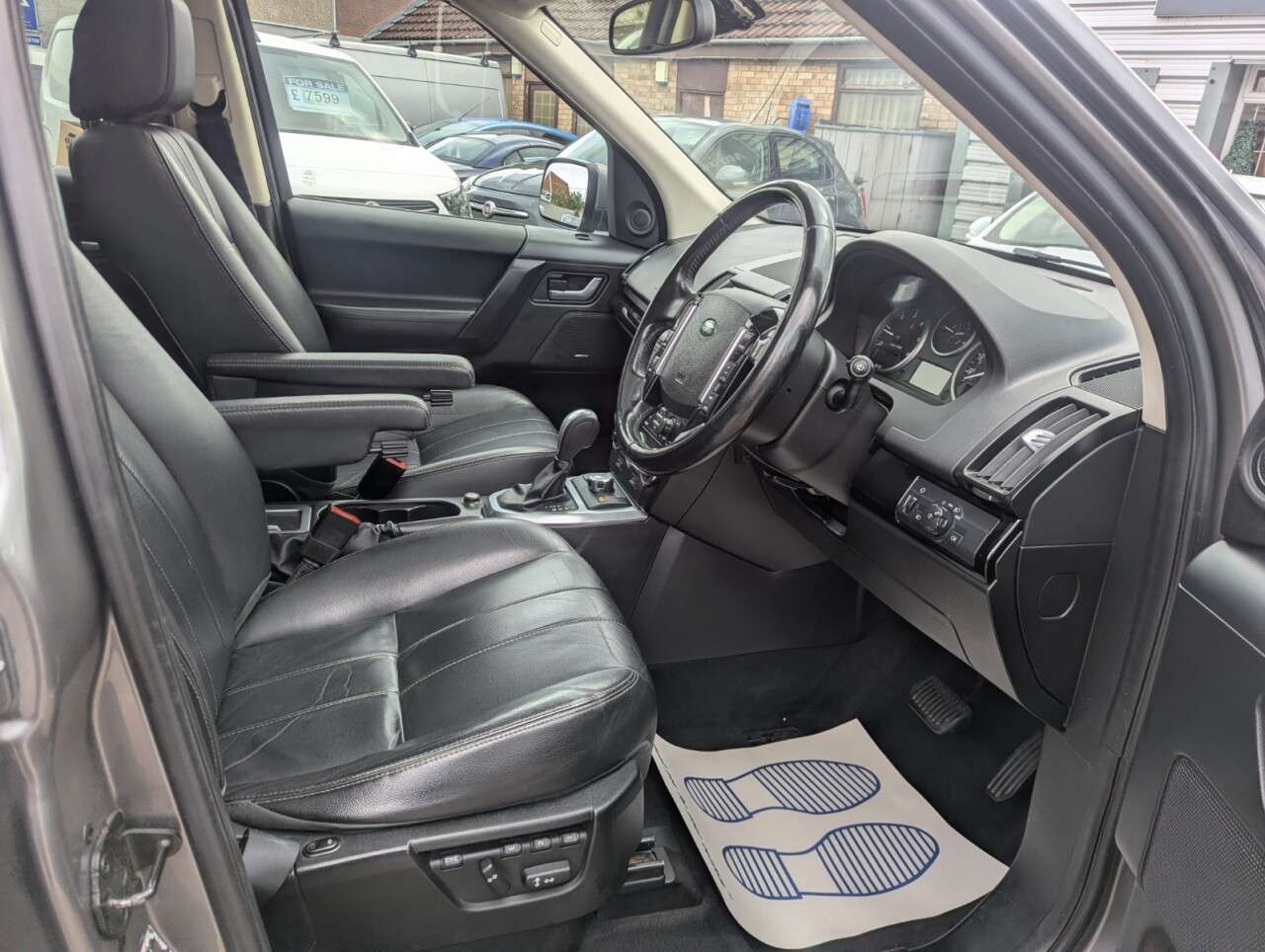 A 2010 LAND ROVER FREELANDER 2 2.2 SD4 HSE SUV 5dr Diesel CommandShift 4WD Euro 5 (190 ps) SAT NAV PANORAM A 2010 LAND ROVER FREELANDER 2 2.2 SD4 HSE SUV 5dr Diesel CommandShift 4WD Euro 5 (190 ps) SAT NAV PANORAM
