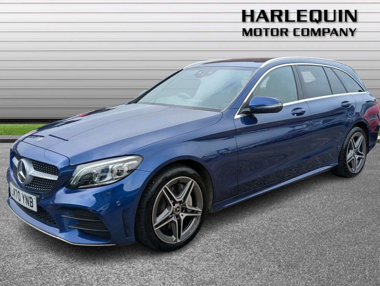 A 2020 MERCEDES-BENZ C-CLASS 2.0 C300de 13.5kWh AMG Line Edition Estate 5dr Diesel Plug-in Hybrid G-Tron A 2020 MERCEDES-BENZ C-CLASS 2.0 C300de 13.5kWh AMG Line Edition Estate 5dr Diesel Plug-in Hybrid G-Tron
