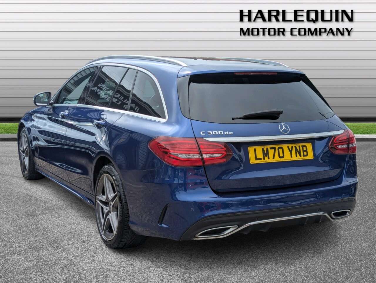 A 2020 MERCEDES-BENZ C-CLASS 2.0 C300de 13.5kWh AMG Line Edition Estate 5dr Diesel Plug-in Hybrid G-Tron A 2020 MERCEDES-BENZ C-CLASS 2.0 C300de 13.5kWh AMG Line Edition Estate 5dr Diesel Plug-in Hybrid G-Tron