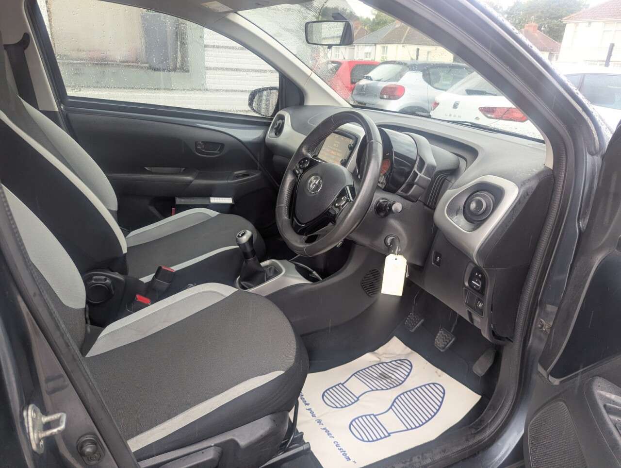 A 2015 TOYOTA AYGO 1.0 VVT-i x-play Hatchback 5dr Petrol Manual Euro 5 Euro 5 (68 ps) FULL SER A 2015 TOYOTA AYGO 1.0 VVT-i x-play Hatchback 5dr Petrol Manual Euro 5 Euro 5 (68 ps) FULL SER