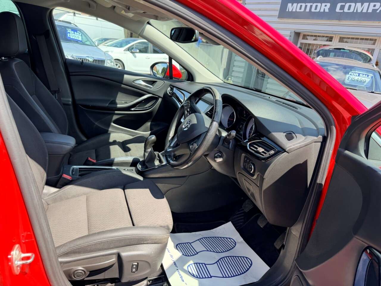 A 2019 VAUXHALL ASTRA 1.4i Turbo Griffin Hatchback 5dr Petrol Manual Euro 6 (150 ps) 1/2 LEATHER A 2019 VAUXHALL ASTRA 1.4i Turbo Griffin Hatchback 5dr Petrol Manual Euro 6 (150 ps) 1/2 LEATHER