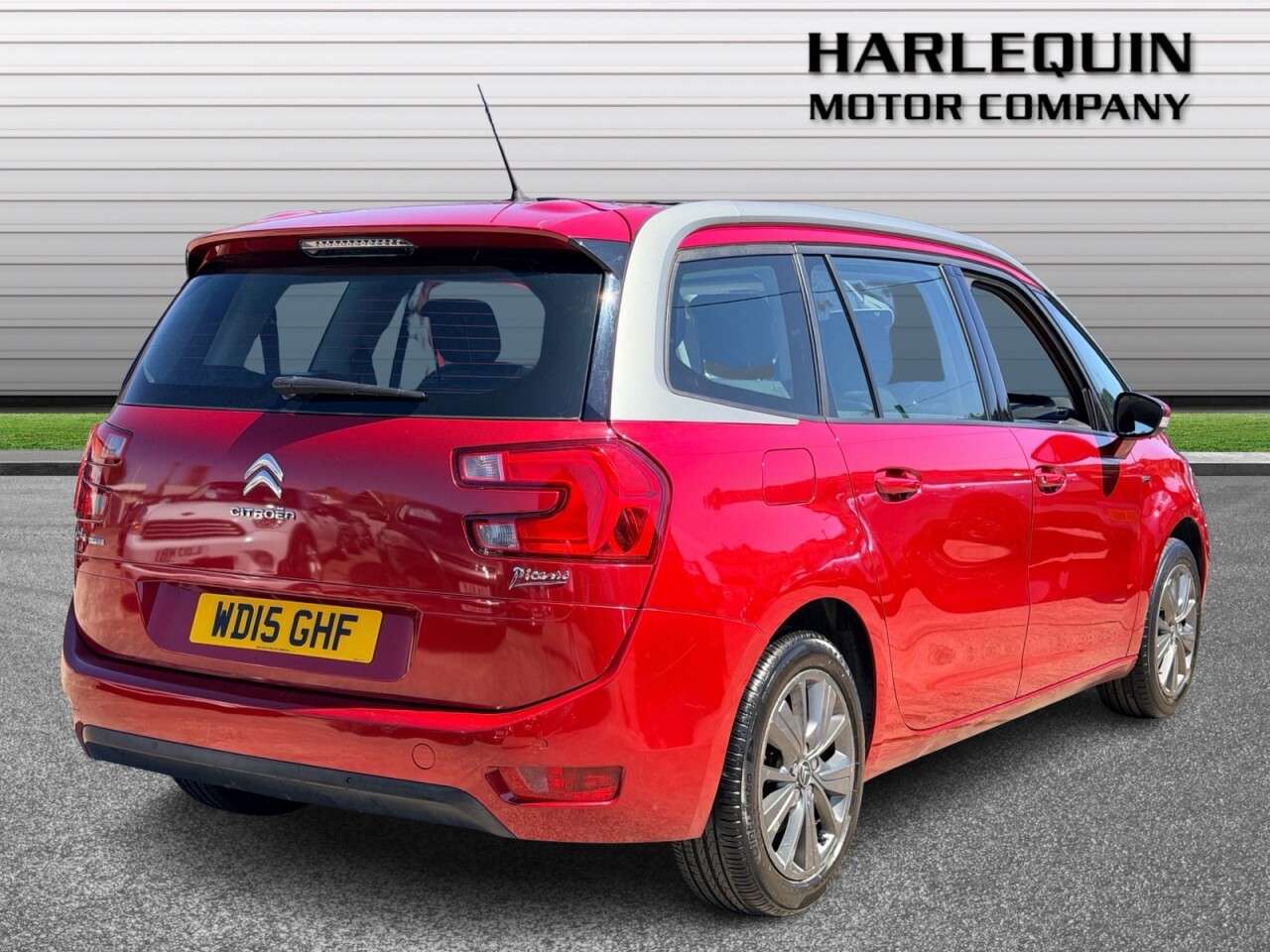 A 2015 CITROEN GRAND C4 PICASSO 1.6 BlueHDi Exclusive MPV 5dr Diesel Manual Euro 6 (s/s) (120 ps) FULL SERV A 2015 CITROEN GRAND C4 PICASSO 1.6 BlueHDi Exclusive MPV 5dr Diesel Manual Euro 6 (s/s) (120 ps) FULL SERV