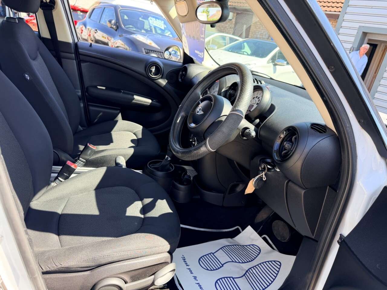 A 2013 MINI COUNTRYMAN 1.6 Cooper SUV 5dr Petrol Auto Euro 6 (122 ps) FULL SERVICE HISTORY 8 STAMP A 2013 MINI COUNTRYMAN 1.6 Cooper SUV 5dr Petrol Auto Euro 6 (122 ps) FULL SERVICE HISTORY 8 STAMP