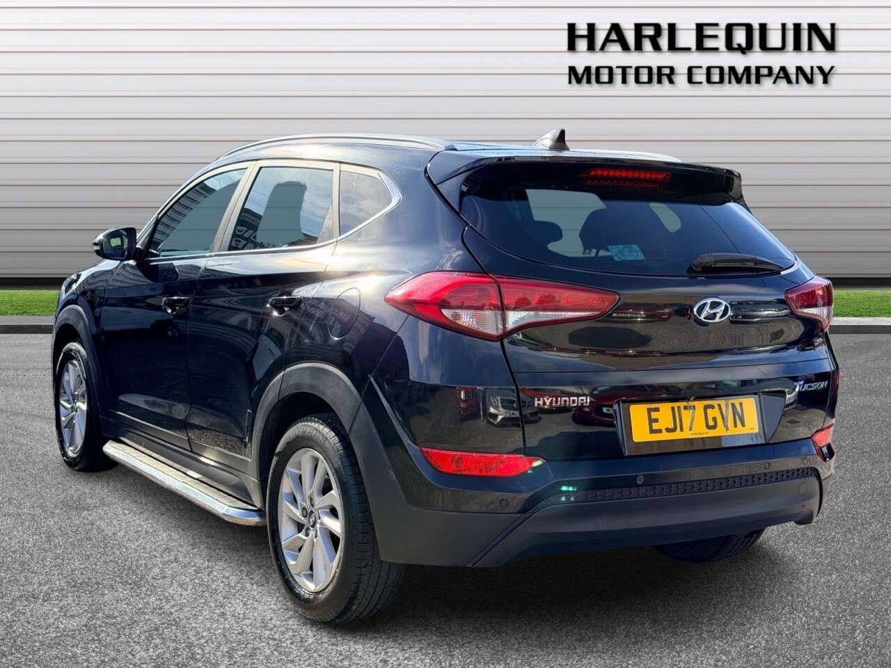 A 2017 HYUNDAI TUCSON 1.7 CRDi Blue Drive Premium SUV 5dr Diesel Manual Euro 6 (s/s) (116 ps) FSH A 2017 HYUNDAI TUCSON 1.7 CRDi Blue Drive Premium SUV 5dr Diesel Manual Euro 6 (s/s) (116 ps) FSH