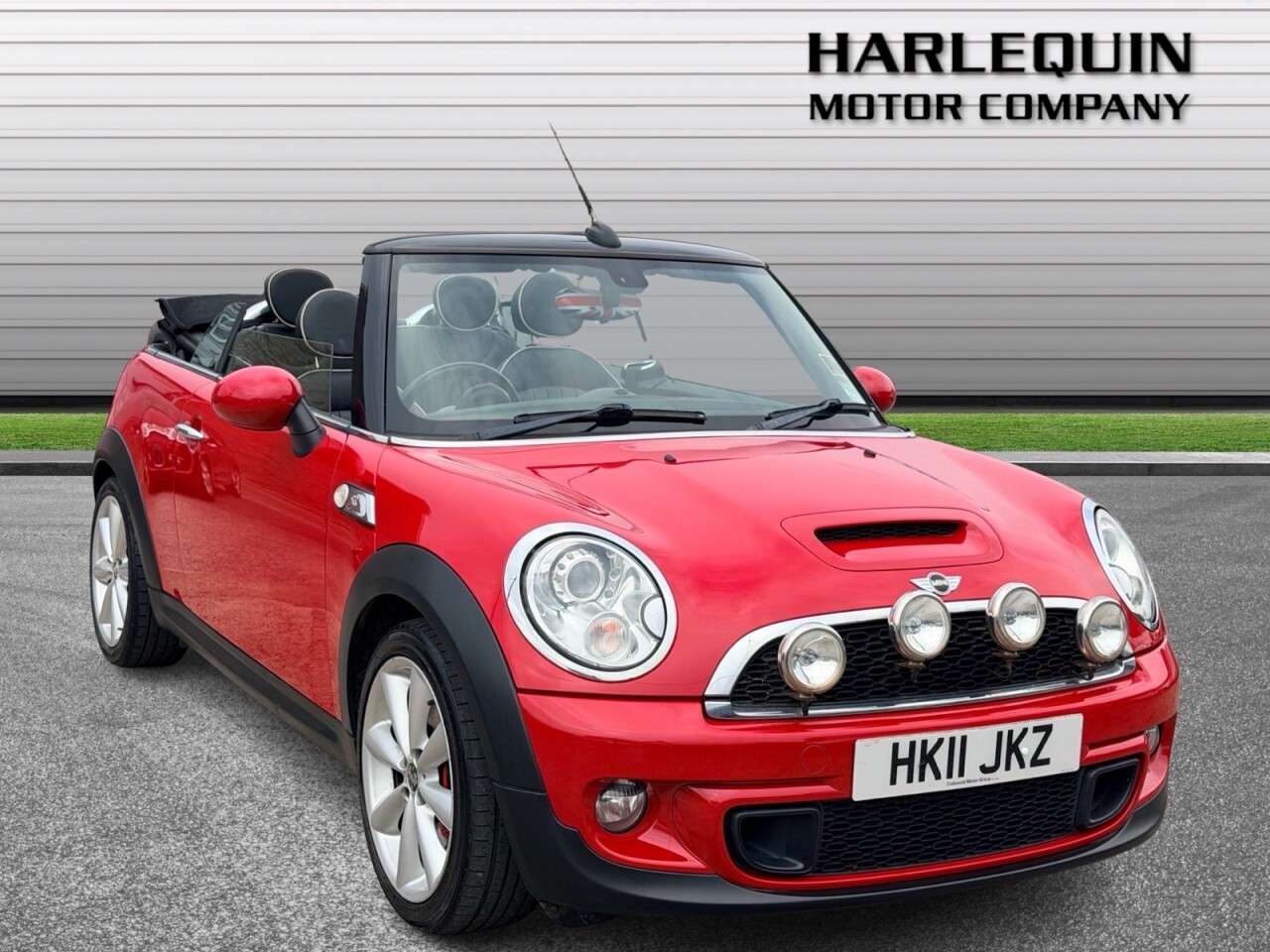 A 2011 MINI CONVERTIBLE 1.6 Cooper S Convertible 2dr Petrol Manual Euro 5 (s/s) (184 ps) FULL BMW/M A 2011 MINI CONVERTIBLE 1.6 Cooper S Convertible 2dr Petrol Manual Euro 5 (s/s) (184 ps) FULL BMW/M