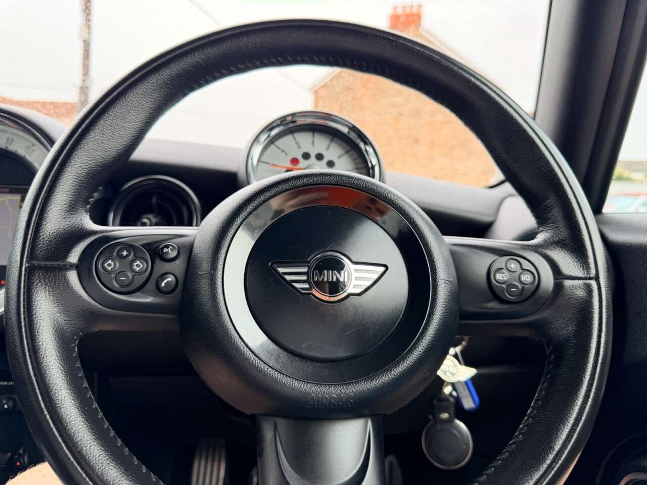 2011 MINI CONVERTIBLE 2011 MINI CONVERTIBLE