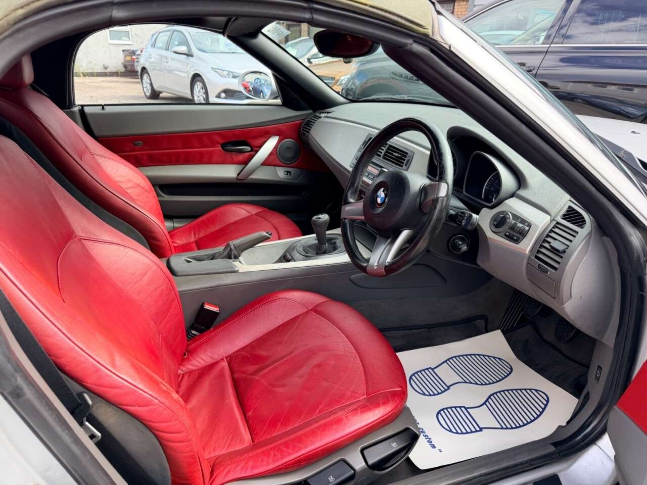 A 2004 BMW Z4 2.2i SE Convertible 2dr Petrol Manual Euro 3 (170 ps) SERVICE HISTORY CONVE A 2004 BMW Z4 2.2i SE Convertible 2dr Petrol Manual Euro 3 (170 ps) SERVICE HISTORY CONVE