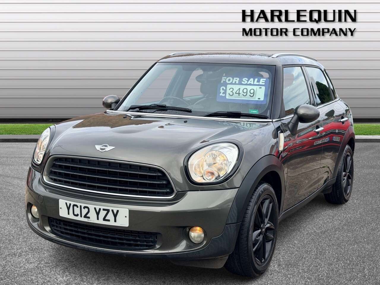 A 2012 MINI COUNTRYMAN 1.6 Cooper D SUV 5dr Diesel Manual Euro 5 (s/s) (112 ps) FULL SERVICE HISTO A 2012 MINI COUNTRYMAN 1.6 Cooper D SUV 5dr Diesel Manual Euro 5 (s/s) (112 ps) FULL SERVICE HISTO