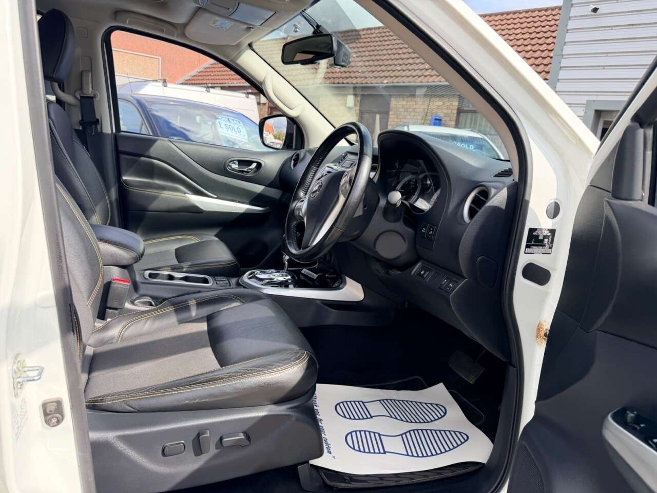 A 2018 NISSAN NAVARA 2.3 dCi N-Guard Pickup Double Cab 4dr Diesel Auto 4WD Euro 6 (190 ps) FULL A 2018 NISSAN NAVARA 2.3 dCi N-Guard Pickup Double Cab 4dr Diesel Auto 4WD Euro 6 (190 ps) FULL