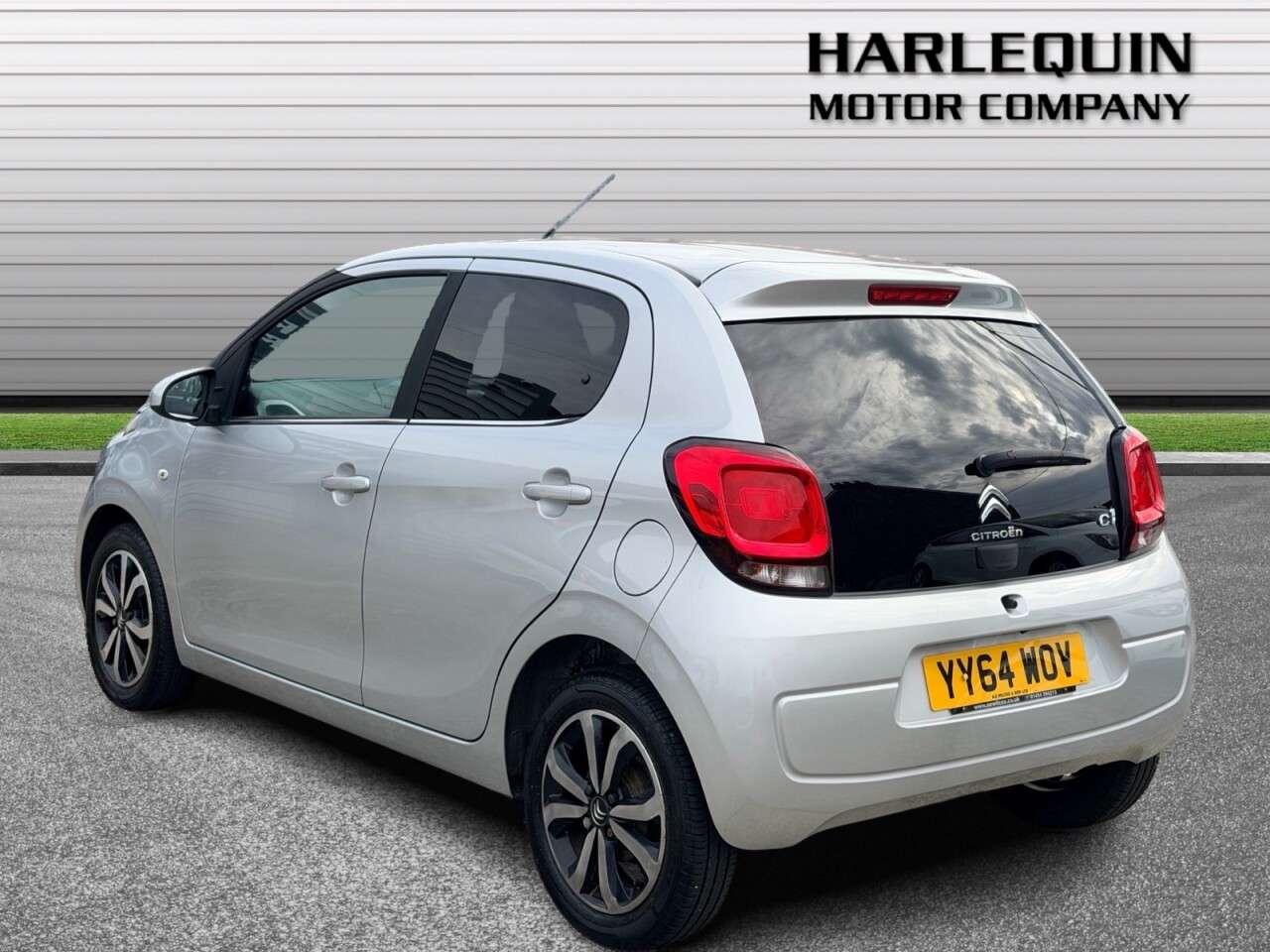 A 2014 CITROEN C1 1.2 PureTech Flair Hatchback 5dr Petrol Manual Euro 5 (Euro 5) (82 ps) OWNE A 2014 CITROEN C1 1.2 PureTech Flair Hatchback 5dr Petrol Manual Euro 5 (Euro 5) (82 ps) OWNE