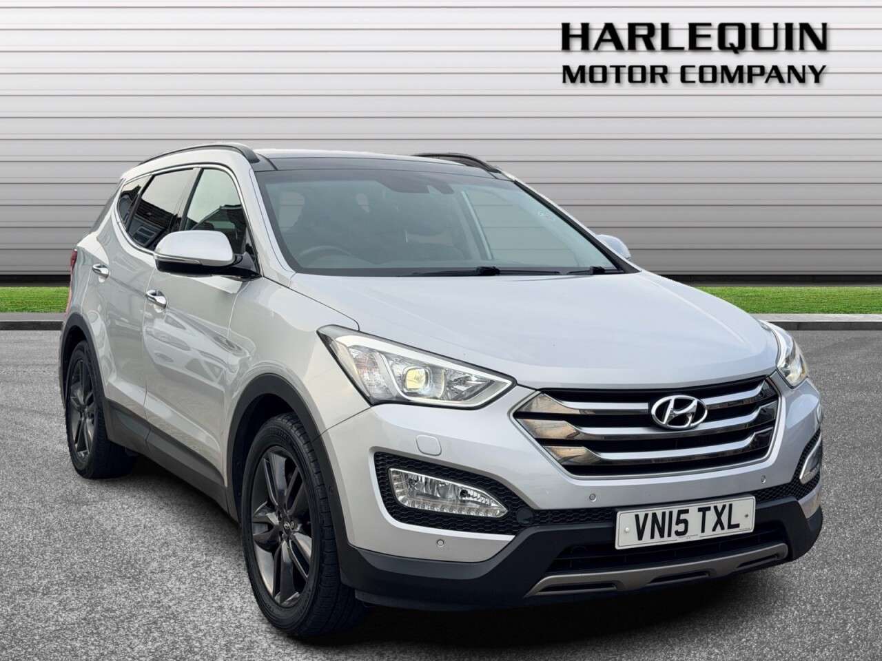 A 2015 HYUNDAI SANTA FE 2.2 CRDi Premium SE SUV 5dr Diesel Manual 4WD Euro 5 (7 seat) (194 bhp) 7 S A 2015 HYUNDAI SANTA FE 2.2 CRDi Premium SE SUV 5dr Diesel Manual 4WD Euro 5 (7 seat) (194 bhp) 7 S