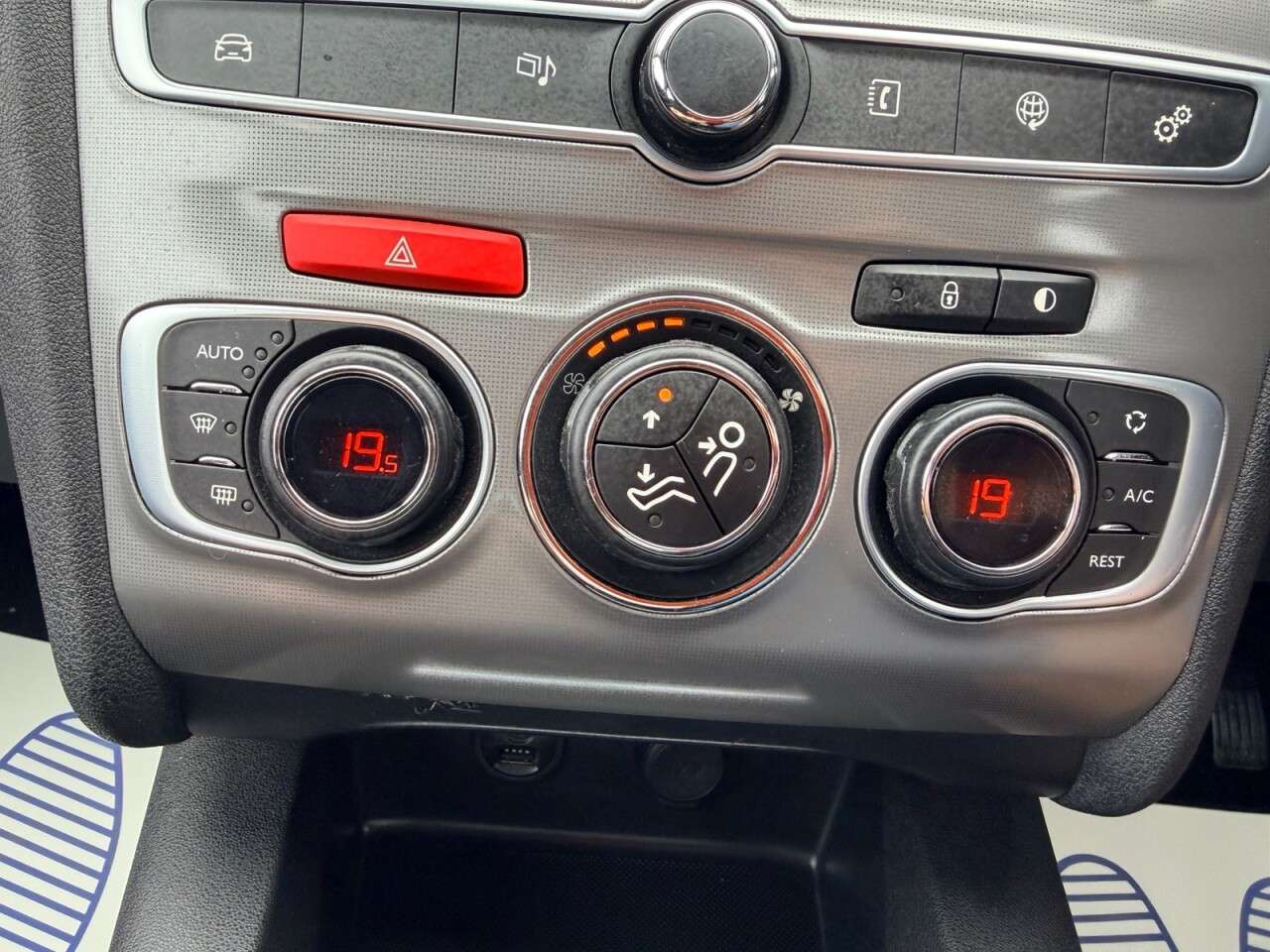 2015 CITROEN C4 2015 CITROEN C4