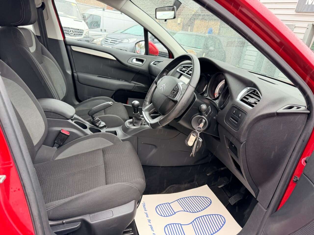 A 2015 CITROEN C4 1.6 BlueHDi Feel Hatchback 5dr Diesel Manual Euro 6 (100 ps) CAM BELT-AIR C A 2015 CITROEN C4 1.6 BlueHDi Feel Hatchback 5dr Diesel Manual Euro 6 (100 ps) CAM BELT-AIR C