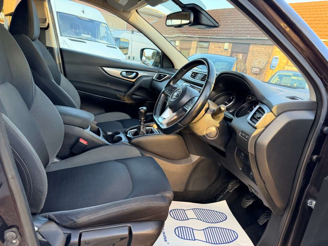 A 2017 NISSAN QASHQAI 1.5 dCi N-Connecta SUV 5dr Diesel Manual Euro 6 (s/s) (110 ps) FULL SERVICE A 2017 NISSAN QASHQAI 1.5 dCi N-Connecta SUV 5dr Diesel Manual Euro 6 (s/s) (110 ps) FULL SERVICE