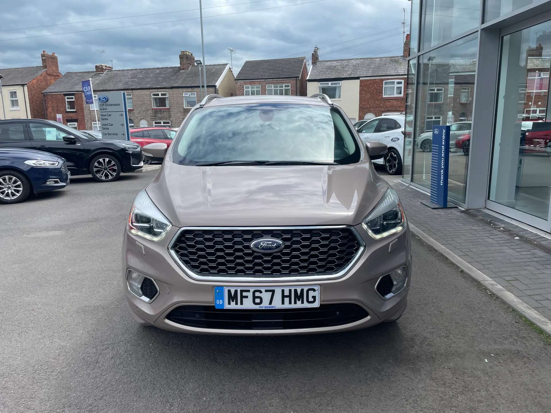 A 2017 FORD KUGA VIGNALE 2.0 TDCi 5dr 2WD A 2017 FORD KUGA VIGNALE 2.0 TDCi 5dr 2WD