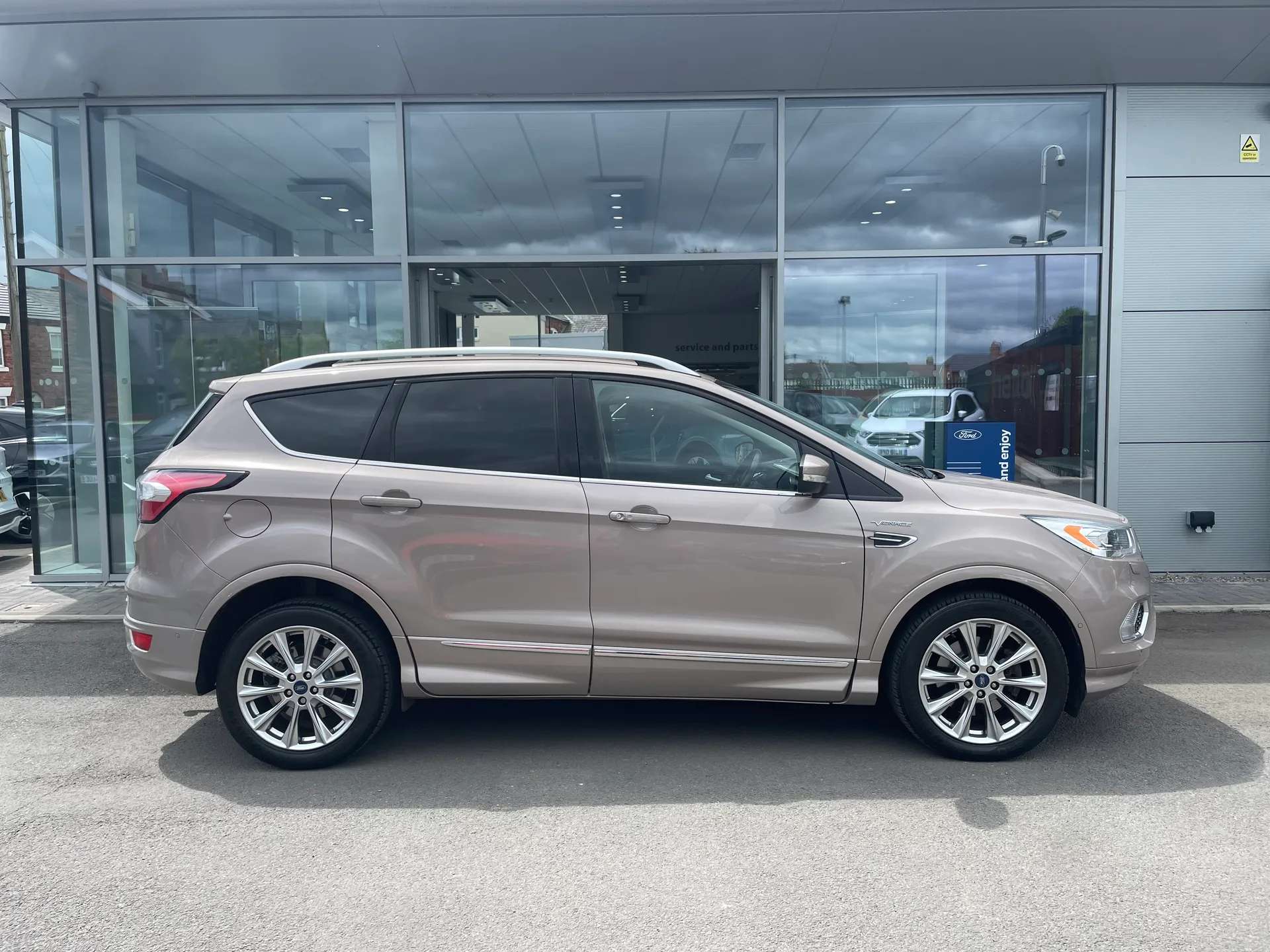 2017 FORD KUGA VIGNALE 2017 FORD KUGA VIGNALE