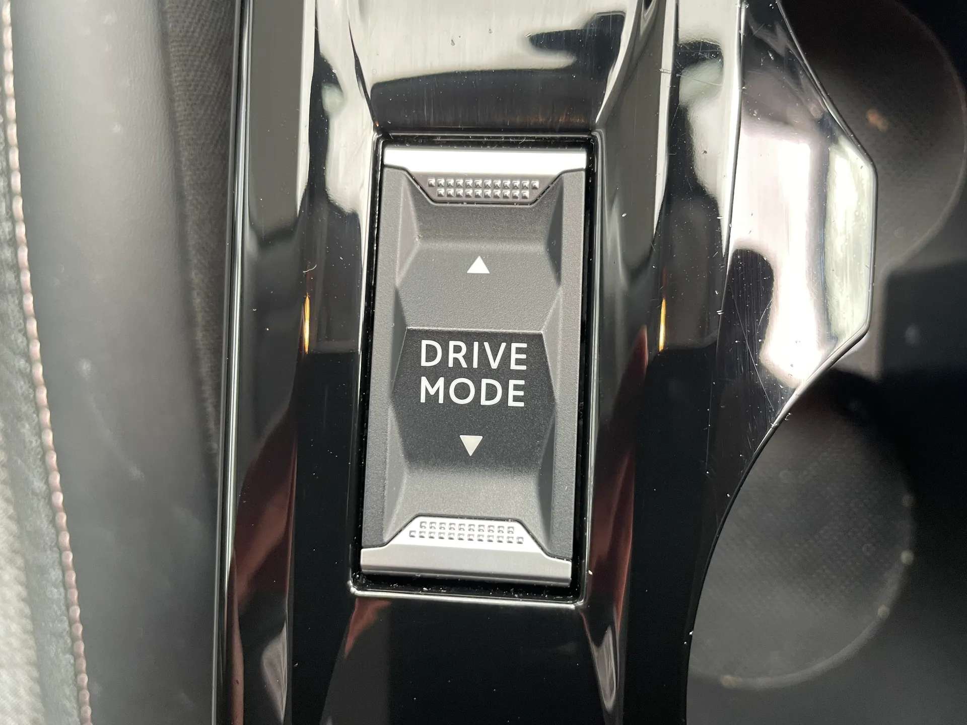 2024 PEUGEOT 208 2024 PEUGEOT 208