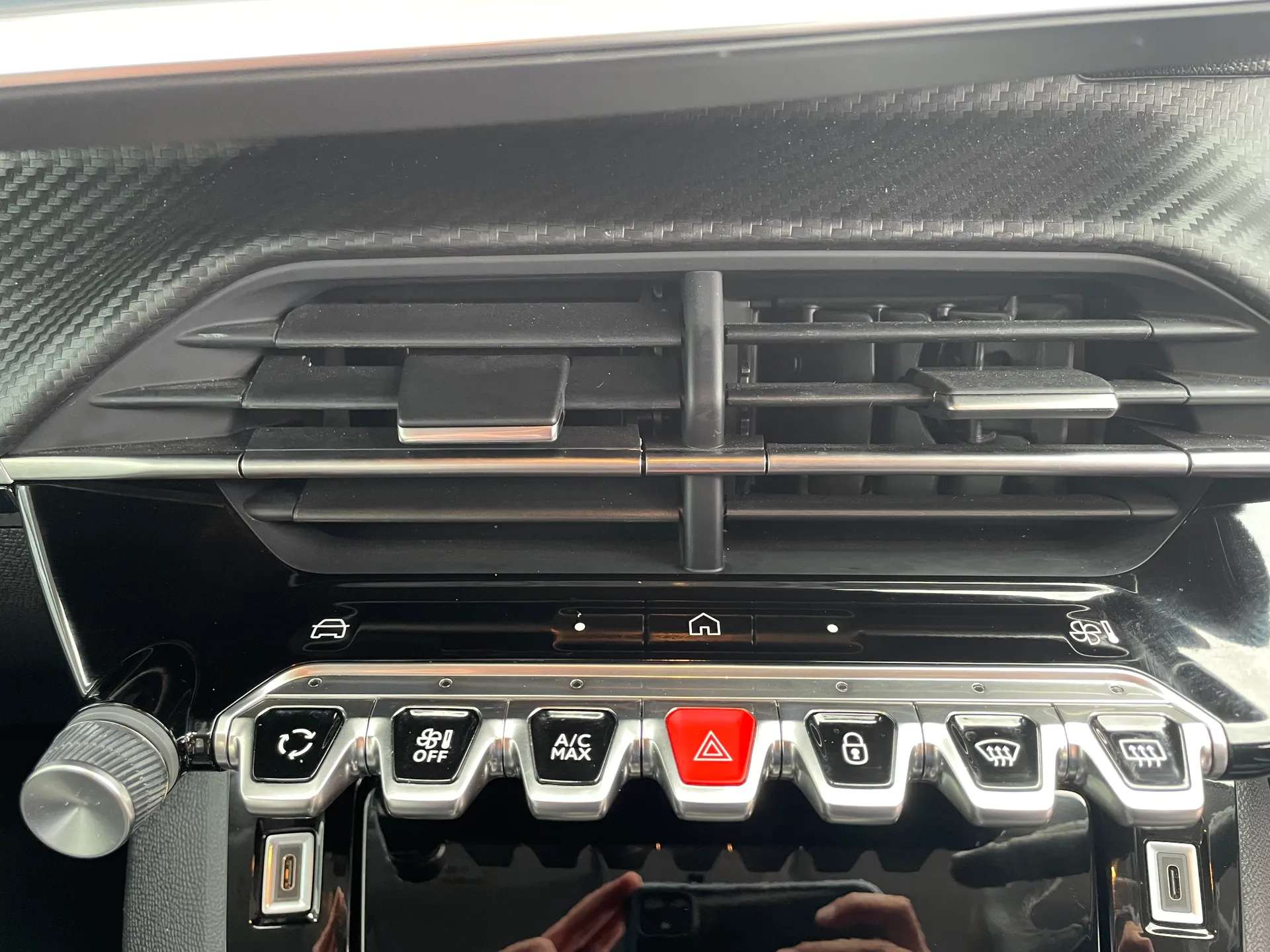 2024 PEUGEOT 208 2024 PEUGEOT 208