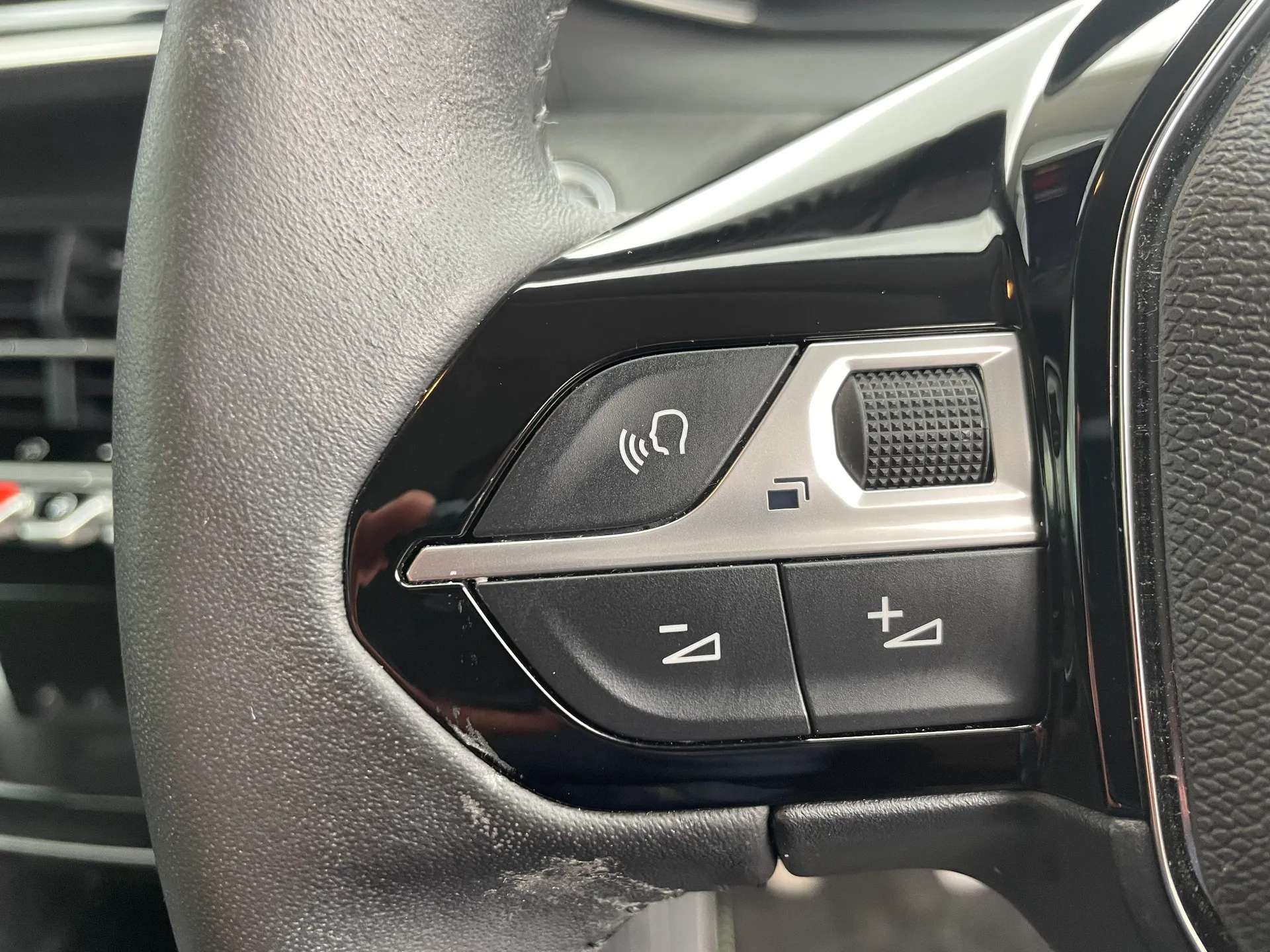 2024 PEUGEOT 208 2024 PEUGEOT 208