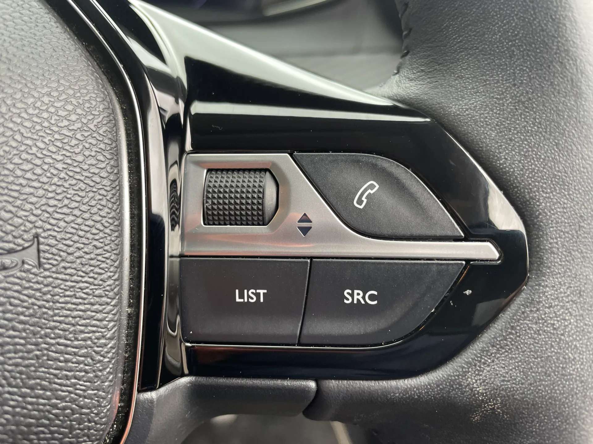 2024 PEUGEOT 208 2024 PEUGEOT 208