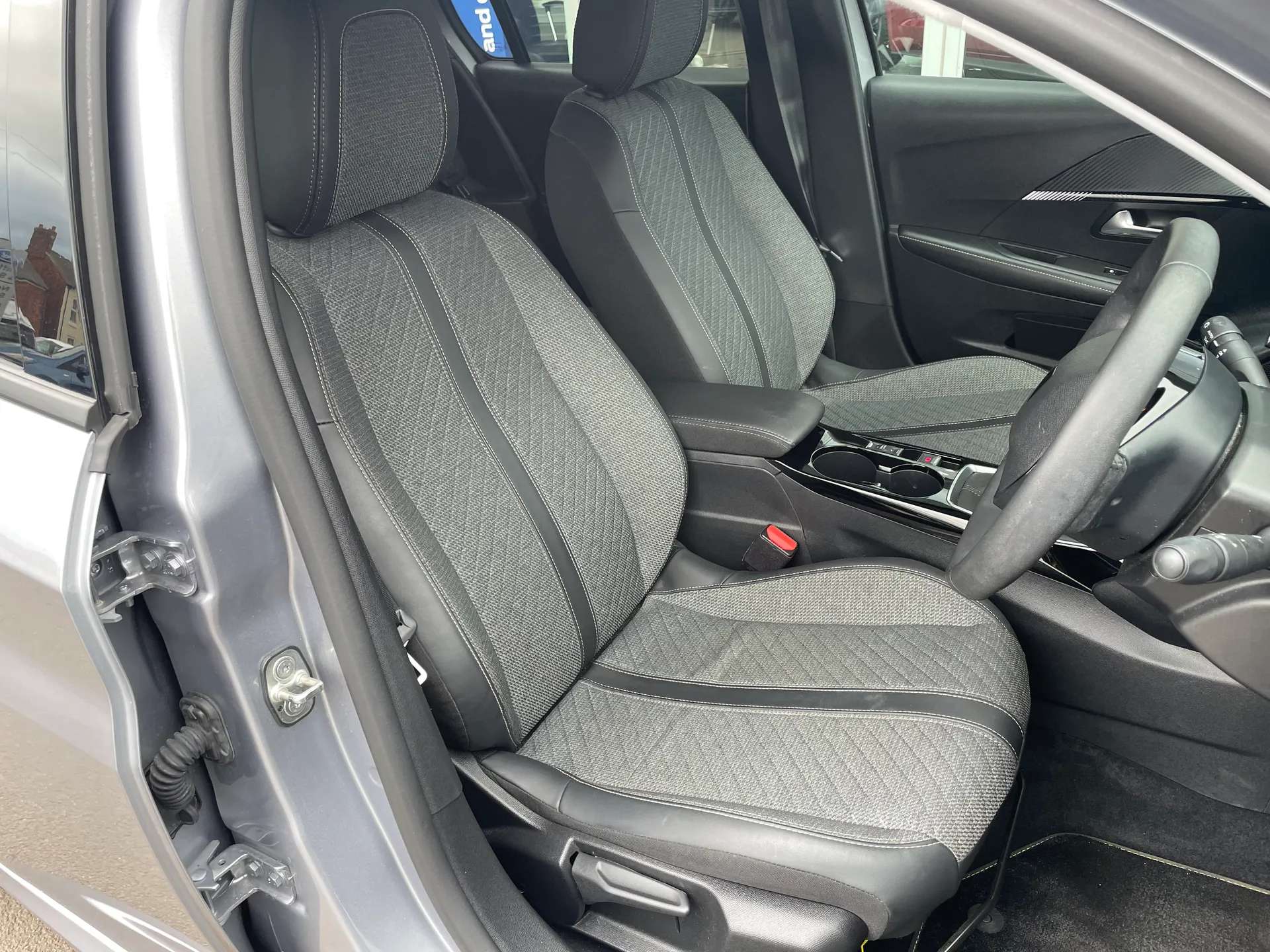 2024 PEUGEOT 208 2024 PEUGEOT 208