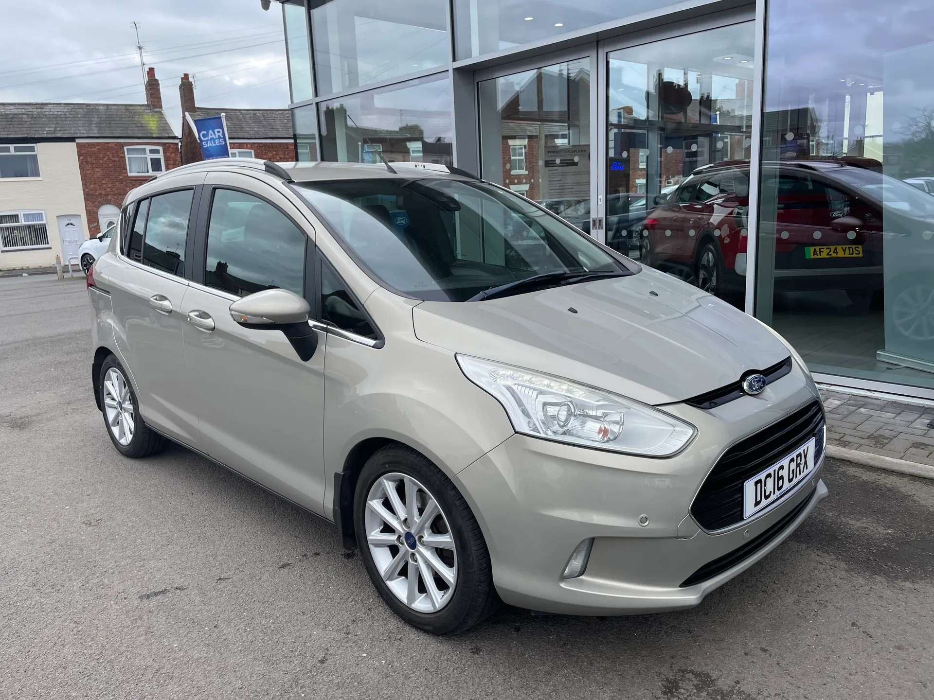 A 2016 FORD B-MAX 1.5 TDCi 95 Titanium 5dr A 2016 FORD B-MAX 1.5 TDCi 95 Titanium 5dr