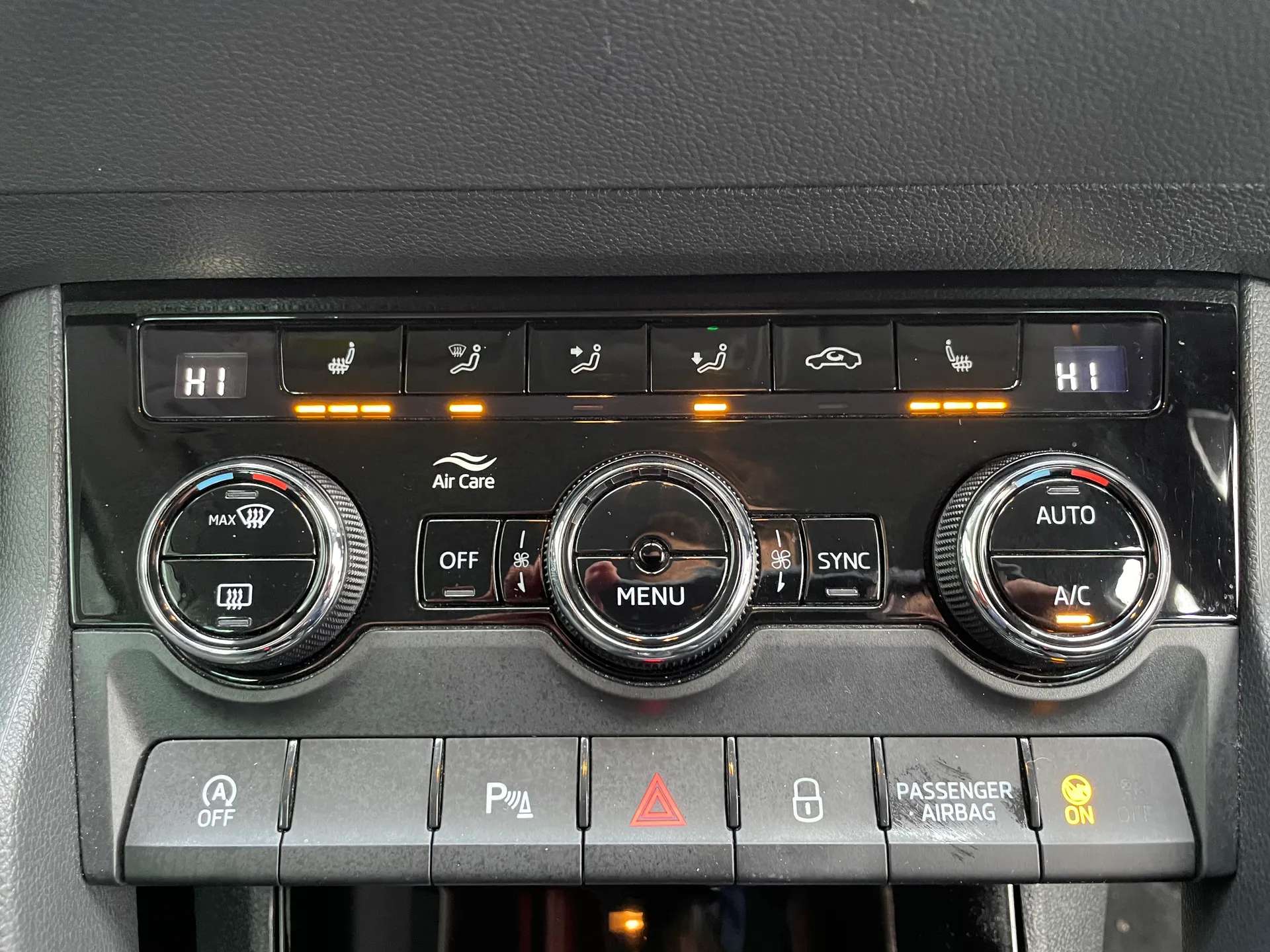 2021 SKODA KAROQ 2021 SKODA KAROQ