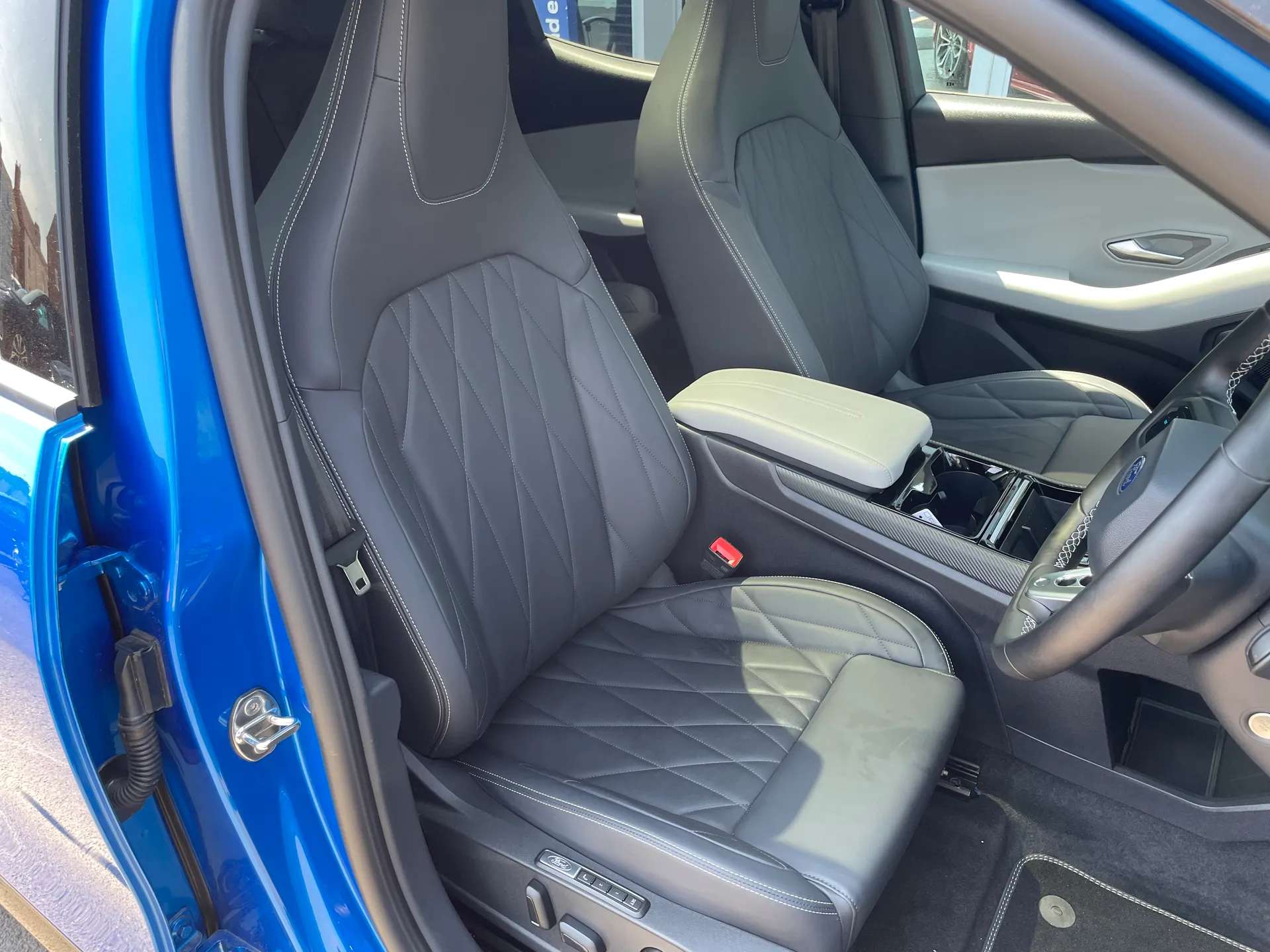 2025 FORD CAPRI 2025 FORD CAPRI