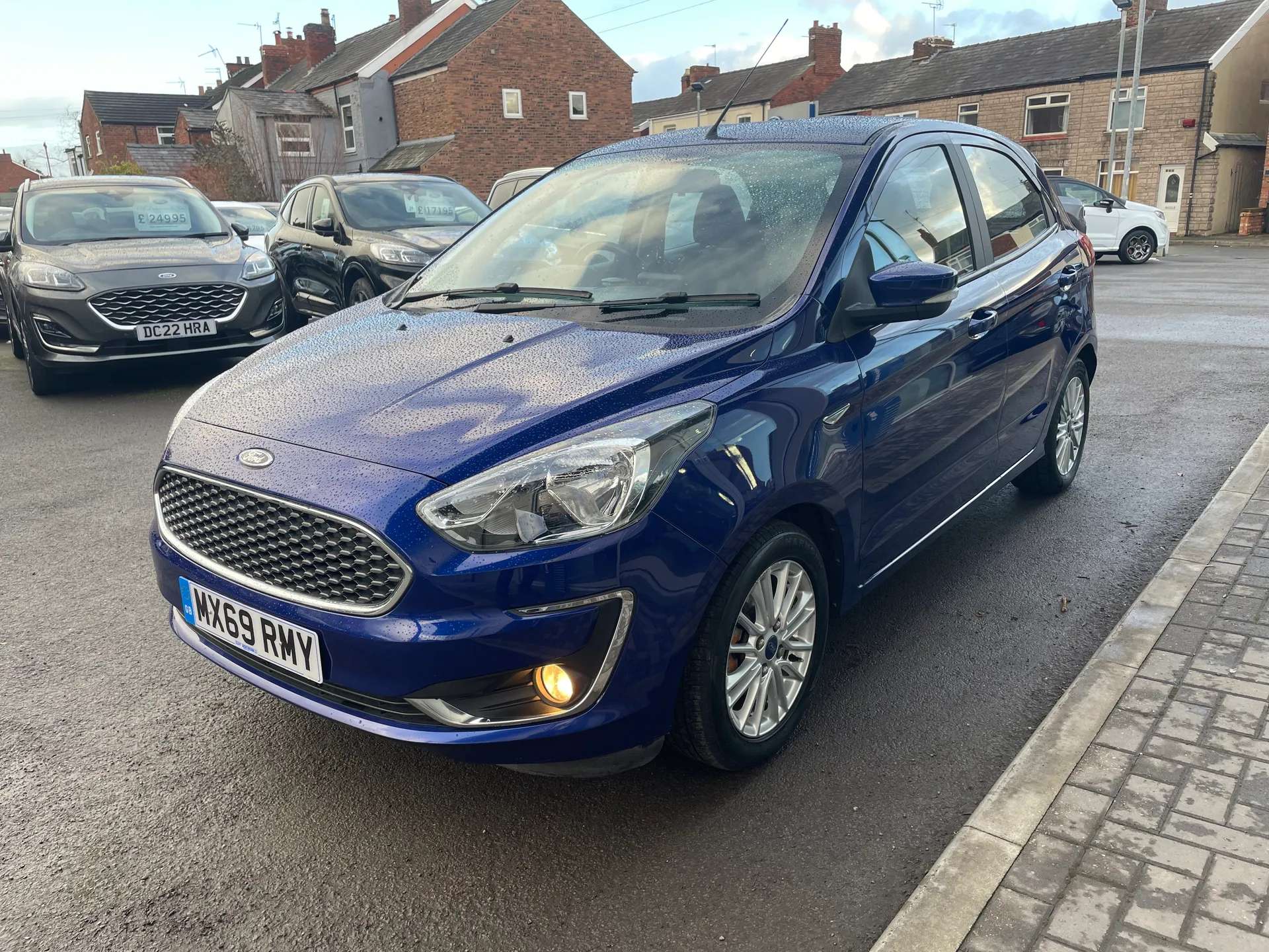 A 2019 FORD KA+ 1.2 85 Zetec 5dr A 2019 FORD KA+ 1.2 85 Zetec 5dr