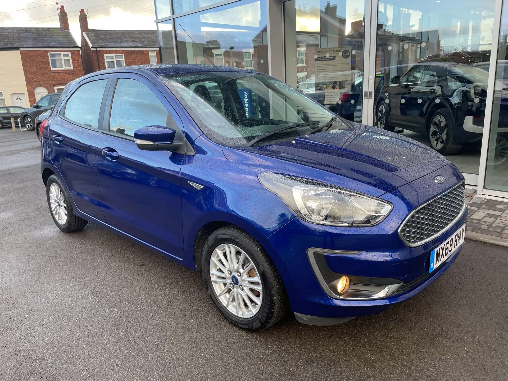 A 2019 FORD KA+ 1.2 85 Zetec 5dr A 2019 FORD KA+ 1.2 85 Zetec 5dr