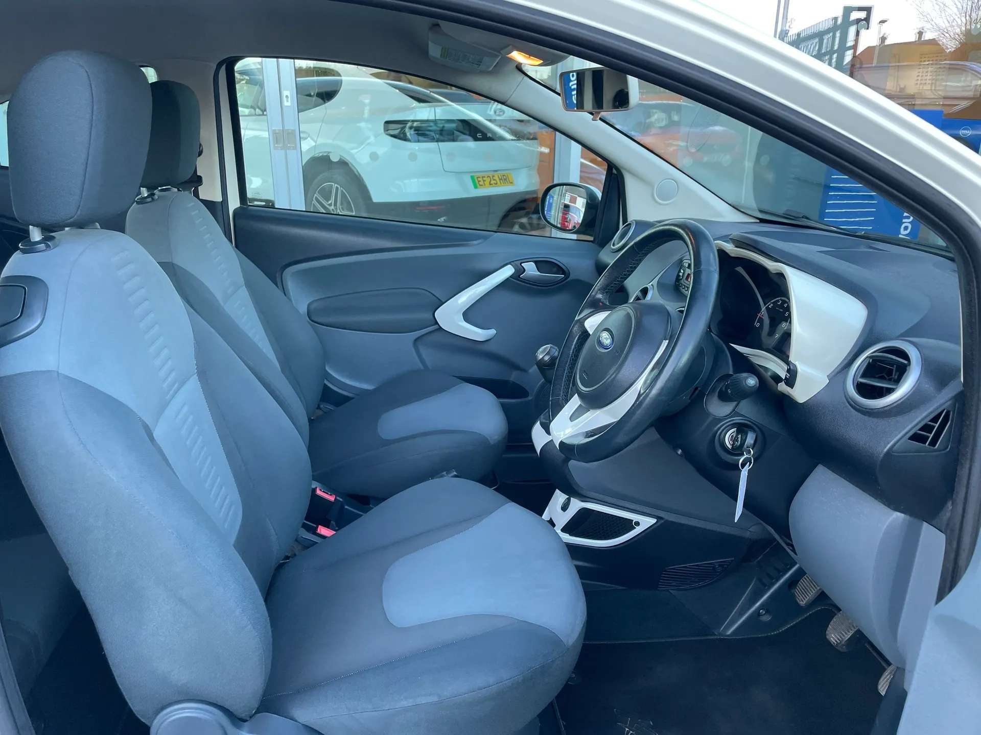 2012 FORD KA 2012 FORD KA