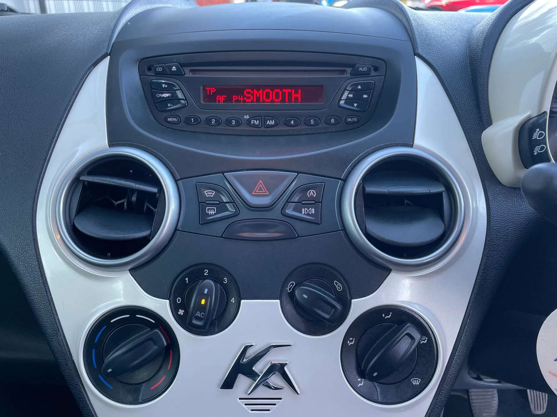 2012 FORD KA 2012 FORD KA