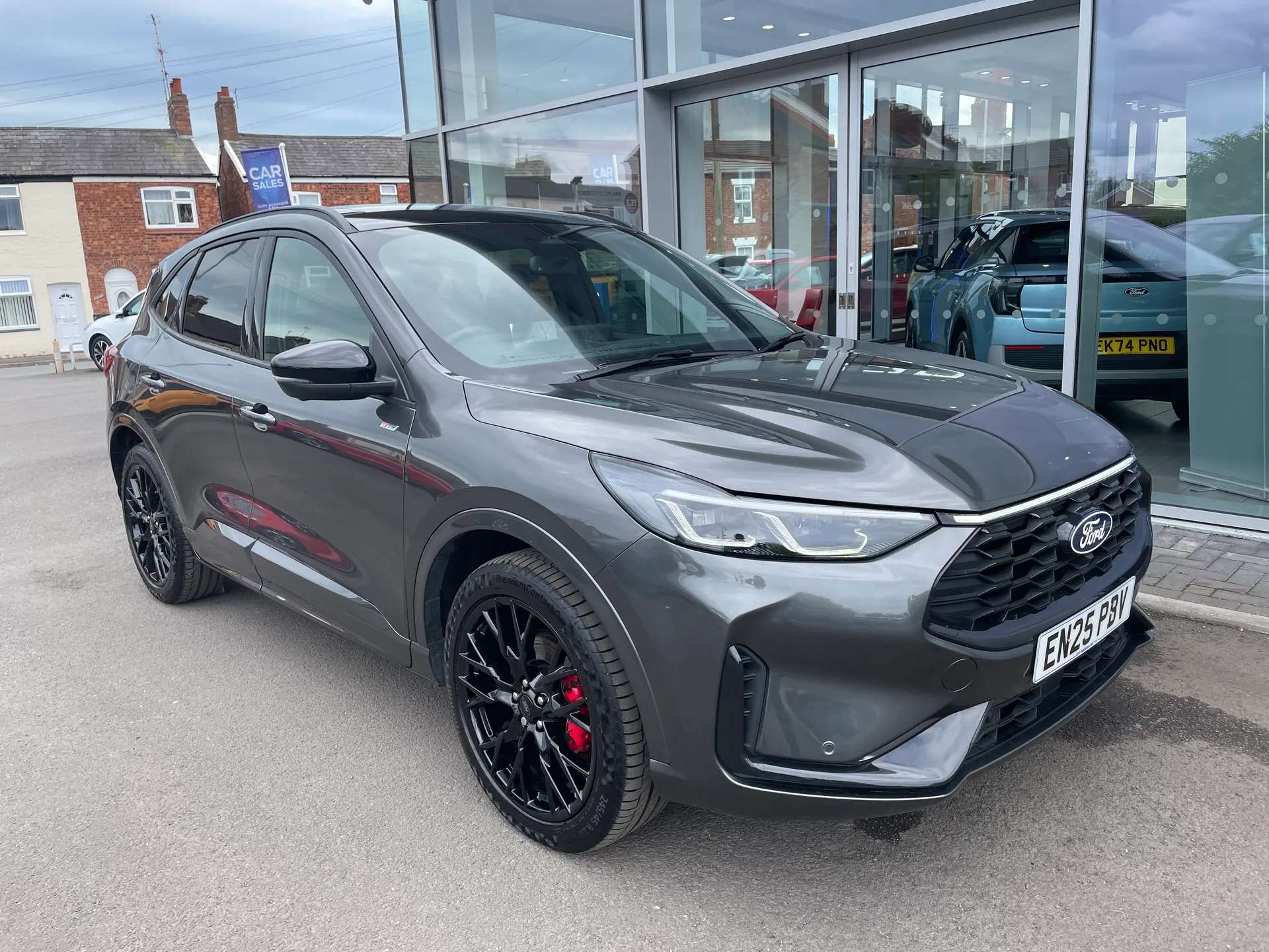 A 2025 FORD KUGA 2.5 PHEV ST-Line X Black Package 5dr CVT A 2025 FORD KUGA 2.5 PHEV ST-Line X Black Package 5dr CVT