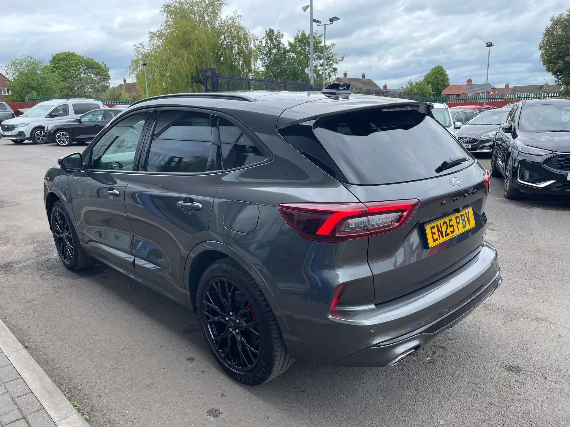 A 2025 FORD KUGA 2.5 PHEV ST-Line X Black Package 5dr CVT A 2025 FORD KUGA 2.5 PHEV ST-Line X Black Package 5dr CVT