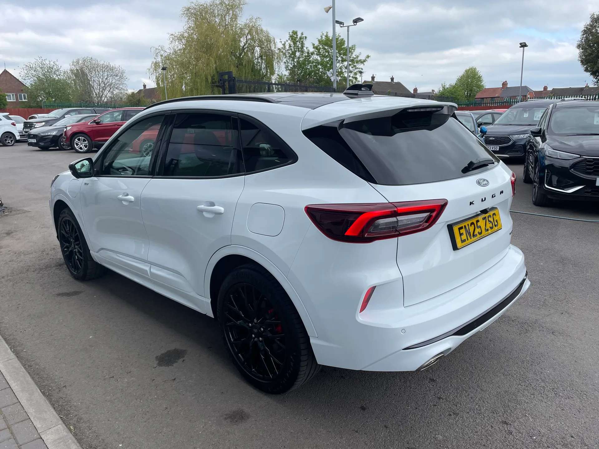 A 2025 FORD KUGA 2.5 PHEV ST-Line X Black Package 5dr CVT A 2025 FORD KUGA 2.5 PHEV ST-Line X Black Package 5dr CVT