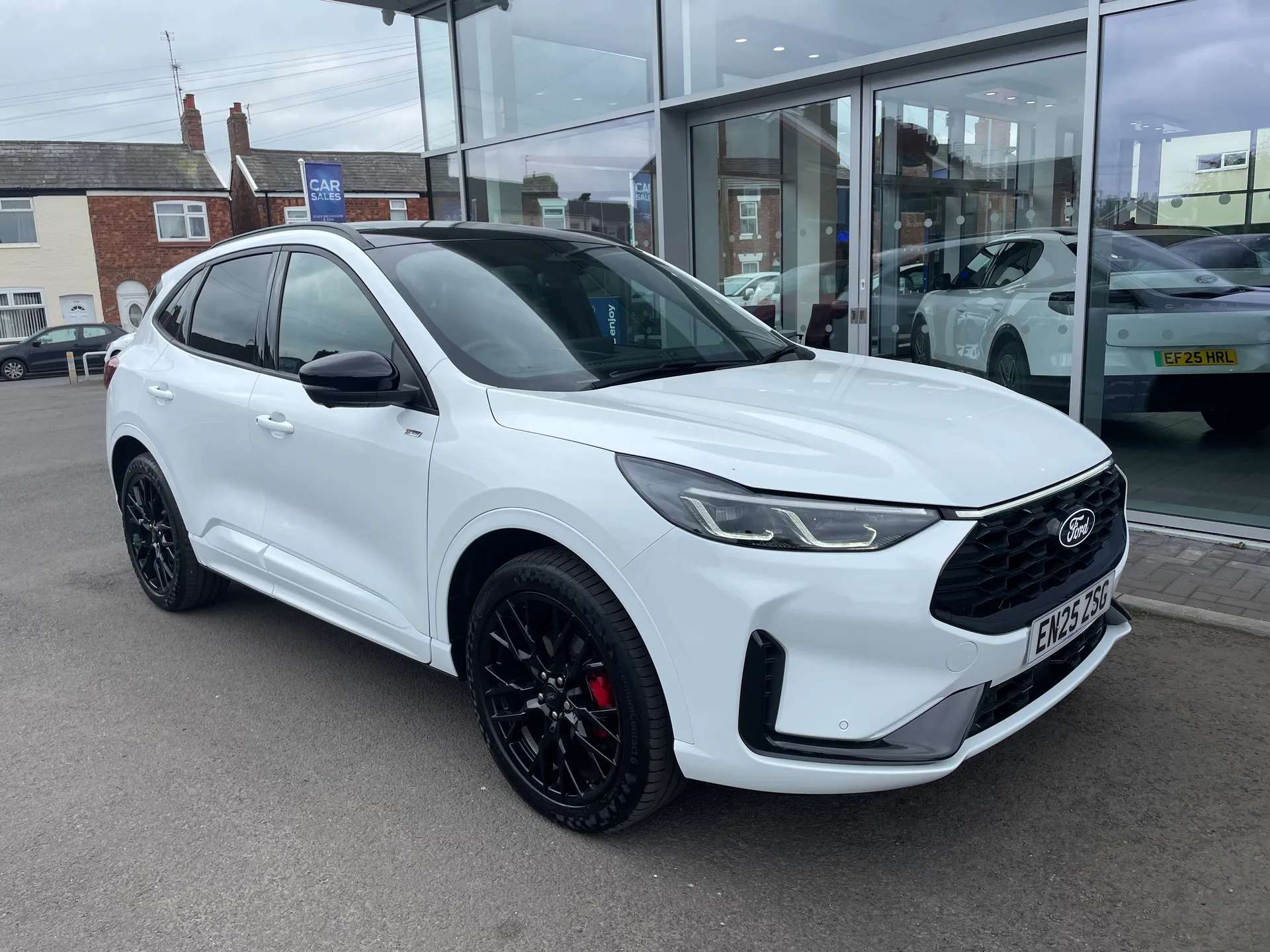 A 2025 FORD KUGA 2.5 PHEV ST-Line X Black Package 5dr CVT A 2025 FORD KUGA 2.5 PHEV ST-Line X Black Package 5dr CVT
