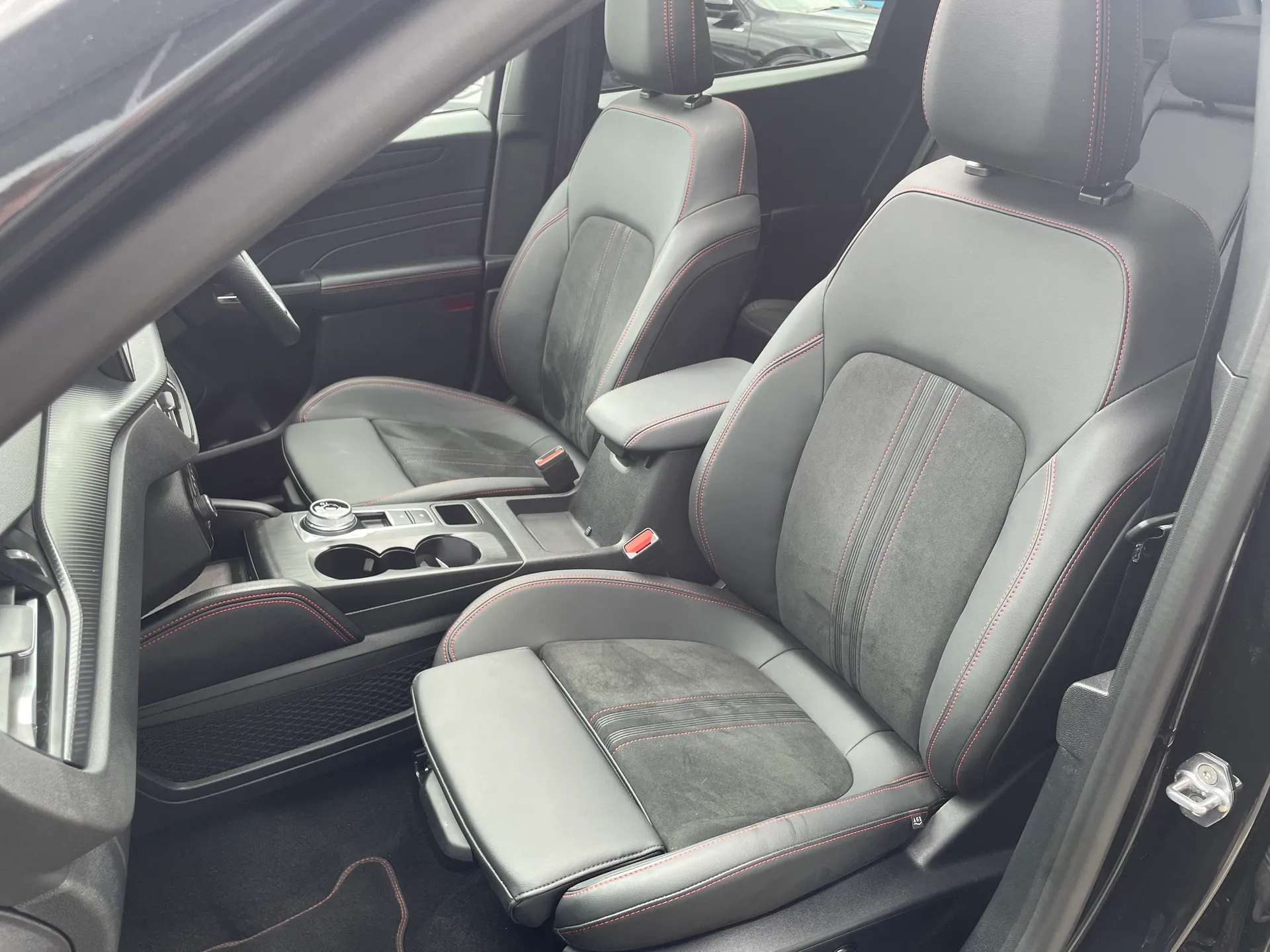 2025 FORD KUGA 2025 FORD KUGA