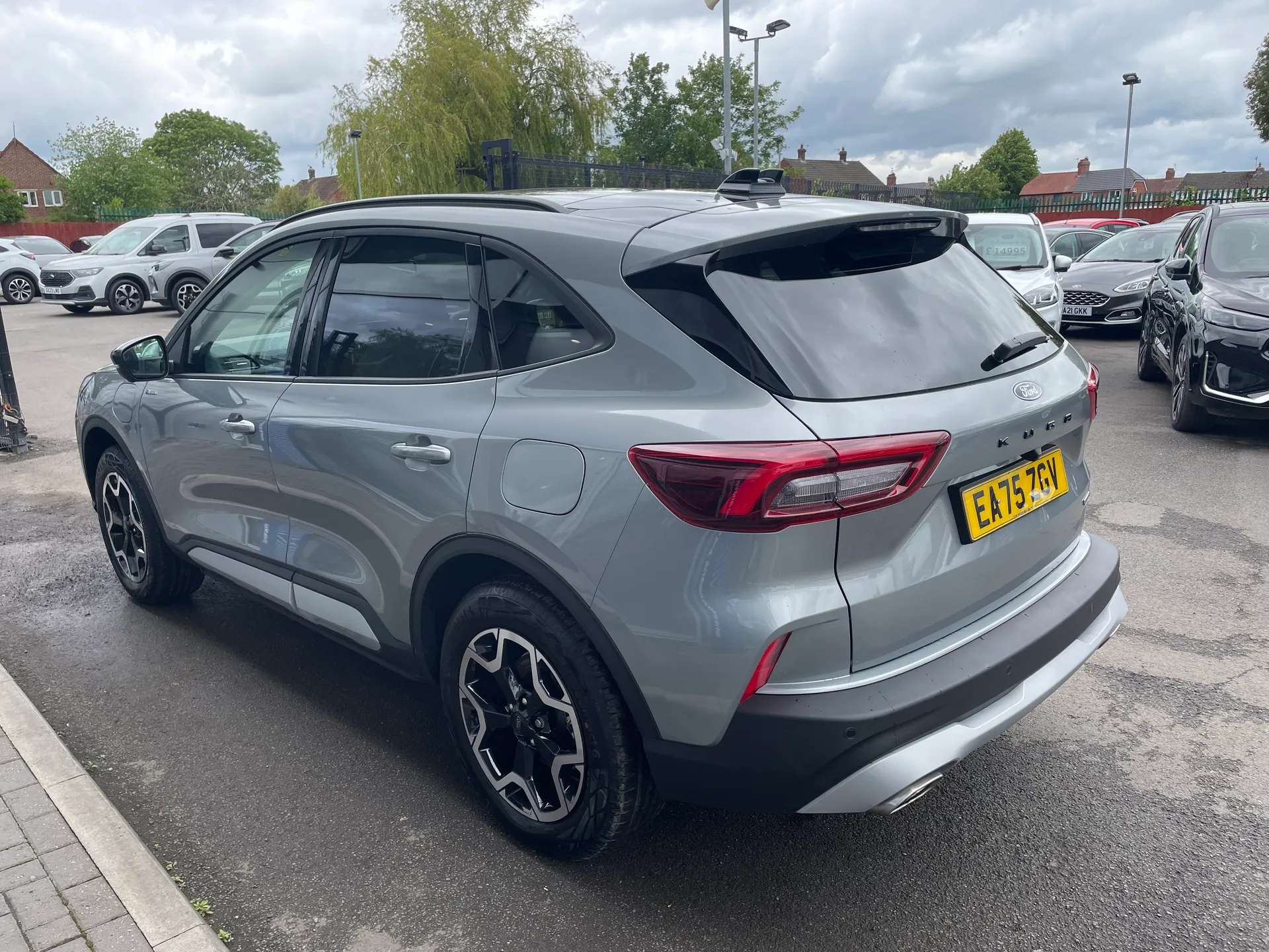 A 2025 FORD KUGA 2.5 PHEV Active 5dr CVT A 2025 FORD KUGA 2.5 PHEV Active 5dr CVT