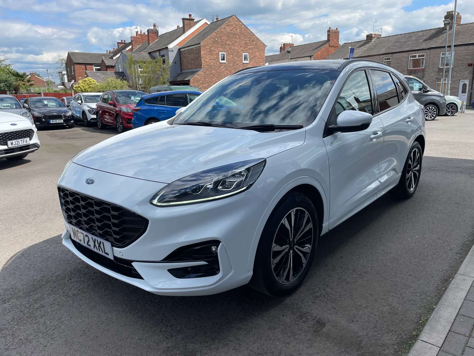 A 2023 FORD KUGA 2.5 FHEV ST-Line X Edition 5dr CVT A 2023 FORD KUGA 2.5 FHEV ST-Line X Edition 5dr CVT