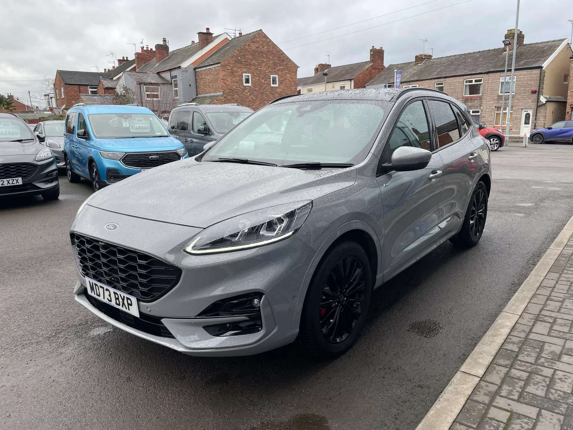 A 2023 FORD KUGA 2.5 FHEV Graphite Tech Edition 5dr CVT A 2023 FORD KUGA 2.5 FHEV Graphite Tech Edition 5dr CVT